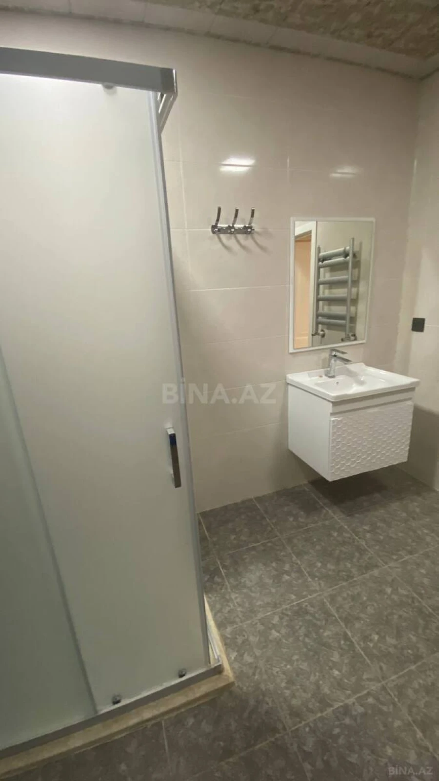 Kirayə verilir 3 otaqlı mənzil 130 m²