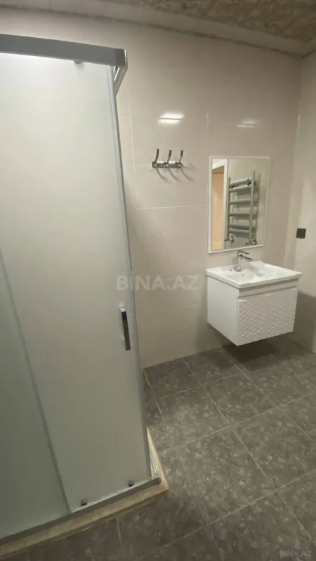 Kirayə verilir 3 otaqlı mənzil 130 m²