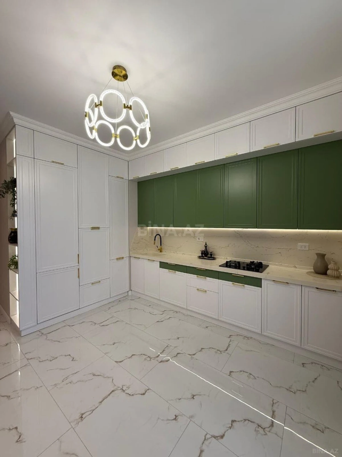 Satılır 3 otaqlı mənzil 110 m²