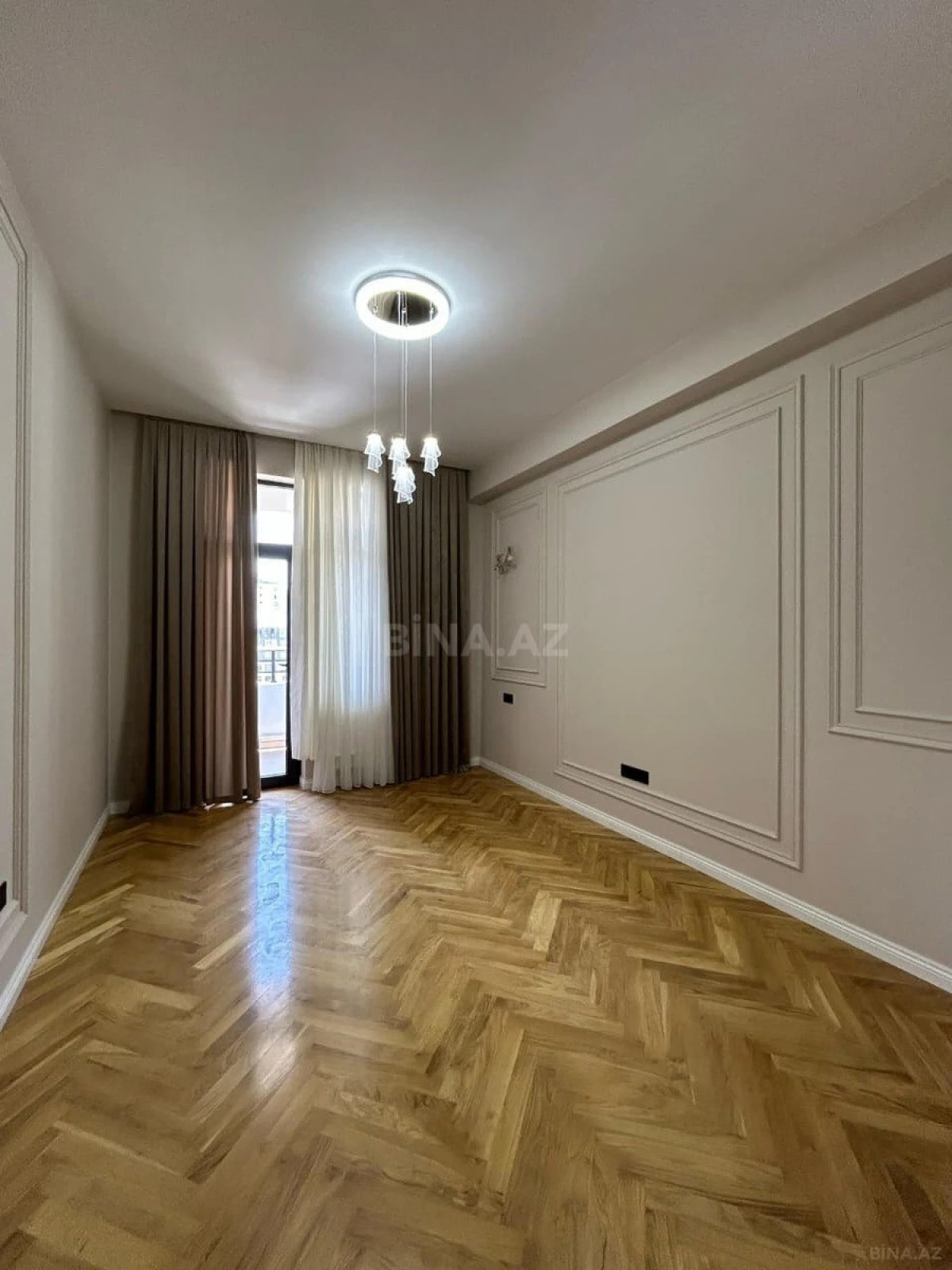 Satılır 3 otaqlı mənzil 110 m²
