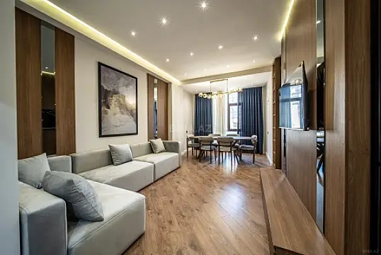 Satılır 3 otaqlı mənzil 120 m²