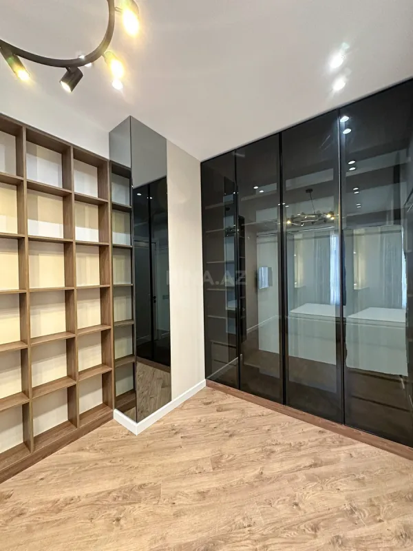 Satılır 3 otaqlı mənzil 120 m²