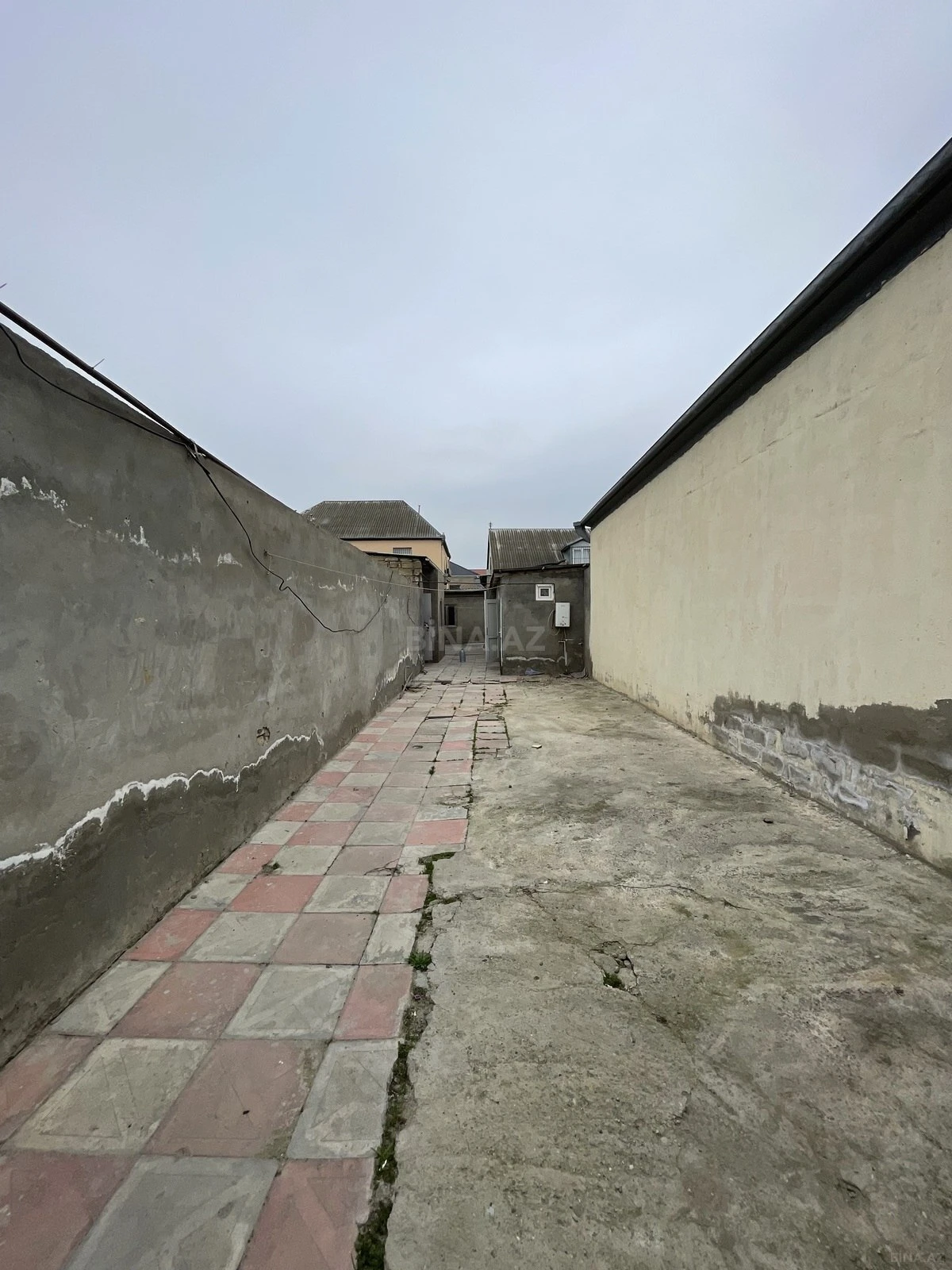 Satılır 6 otaqlı həyət evi 250 m²