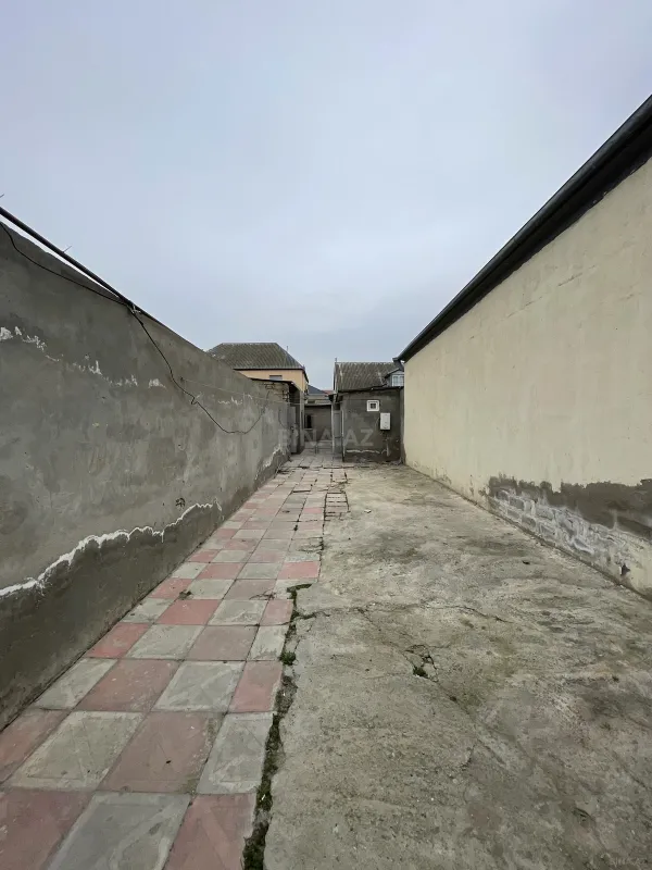 Satılır 6 otaqlı həyət evi 250 m²