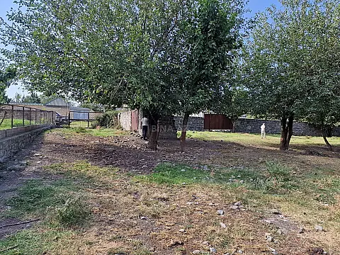 Satılır torpaq sahəsi 20 m²