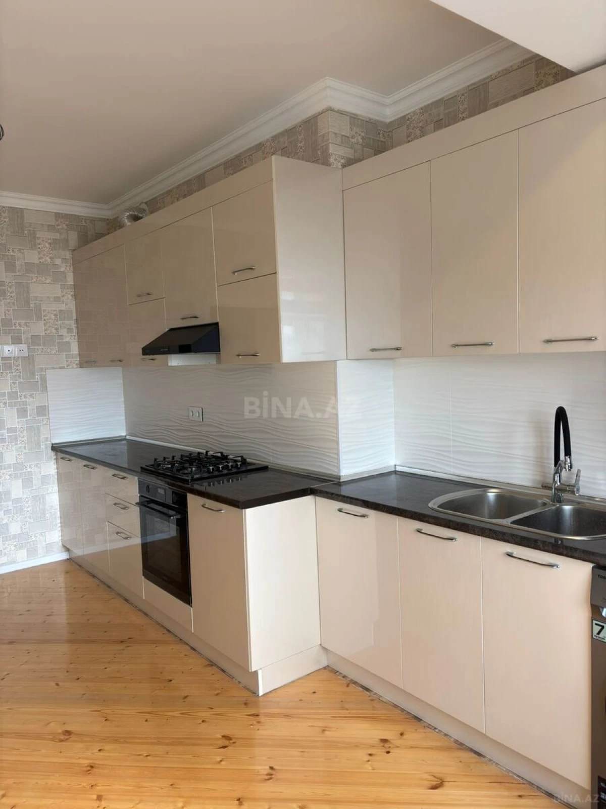 Satılır 1 otaqlı mənzil 47 m²