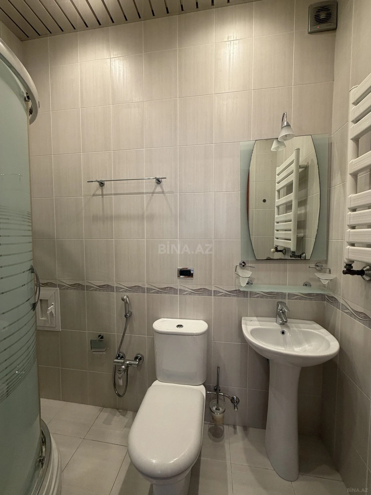 Satılır 3 otaqlı mənzil 136 m²