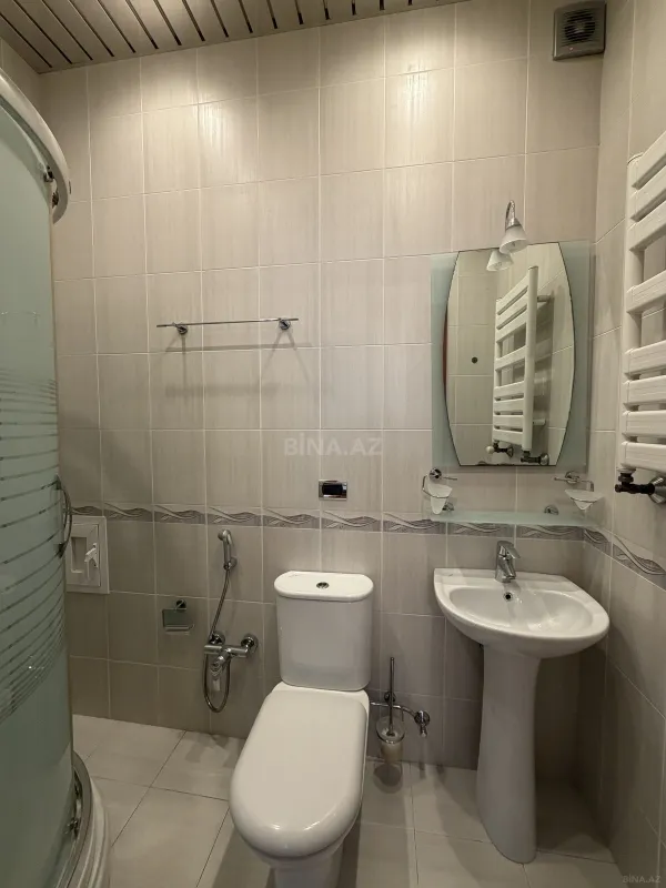 Satılır 3 otaqlı mənzil 136 m²