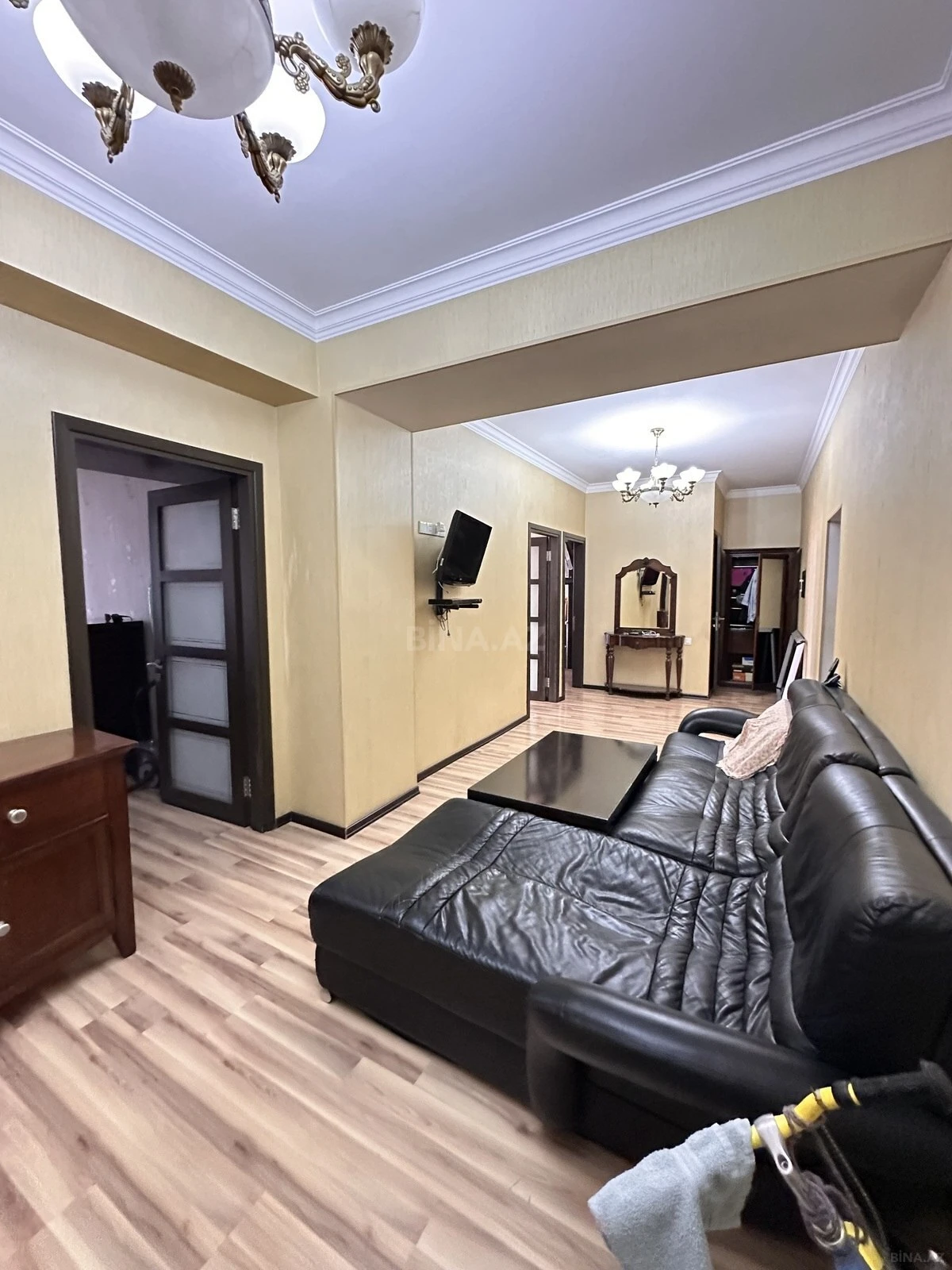 Satılır 3 otaqlı mənzil 120 m²