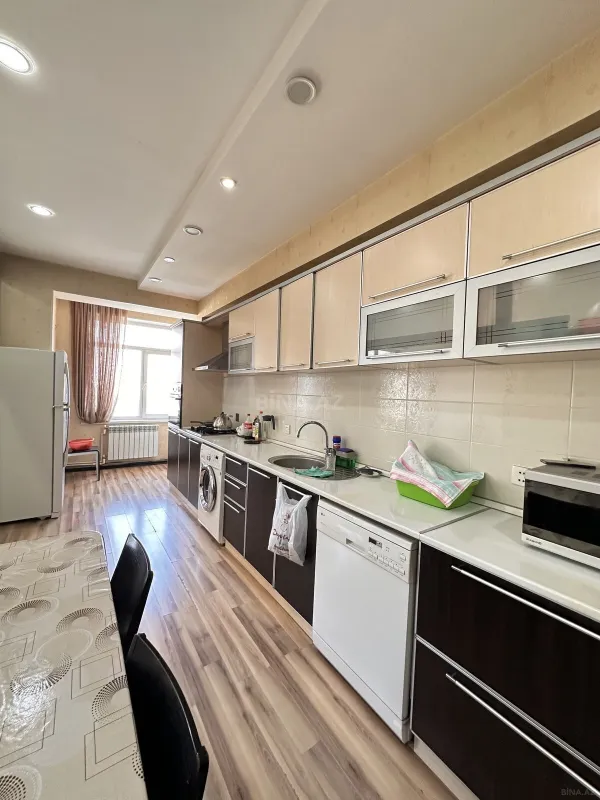 Satılır 3 otaqlı mənzil 120 m²