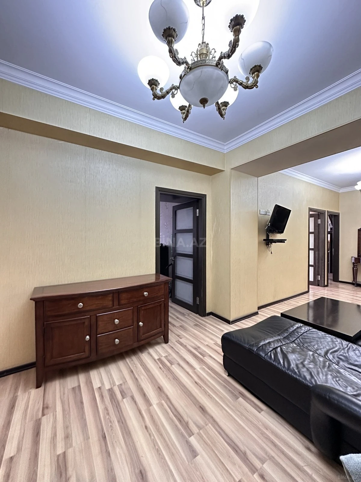 Satılır 3 otaqlı mənzil 120 m²
