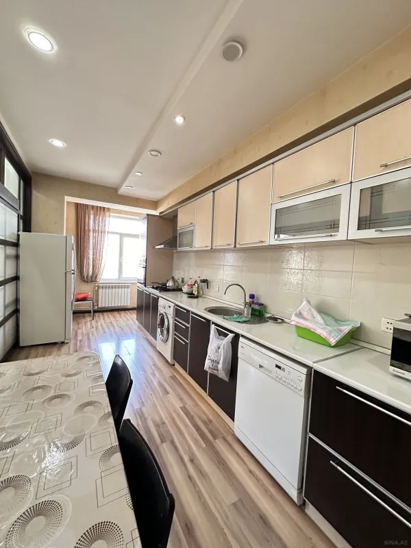 Satılır 3 otaqlı mənzil 120 m²
