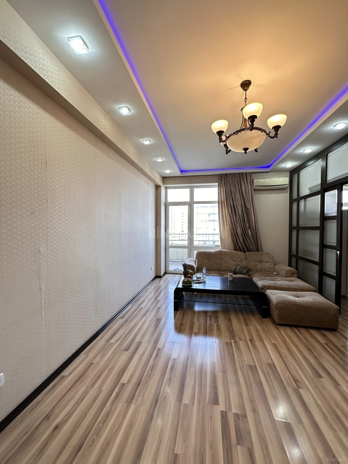 Satılır 3 otaqlı mənzil 120 m²