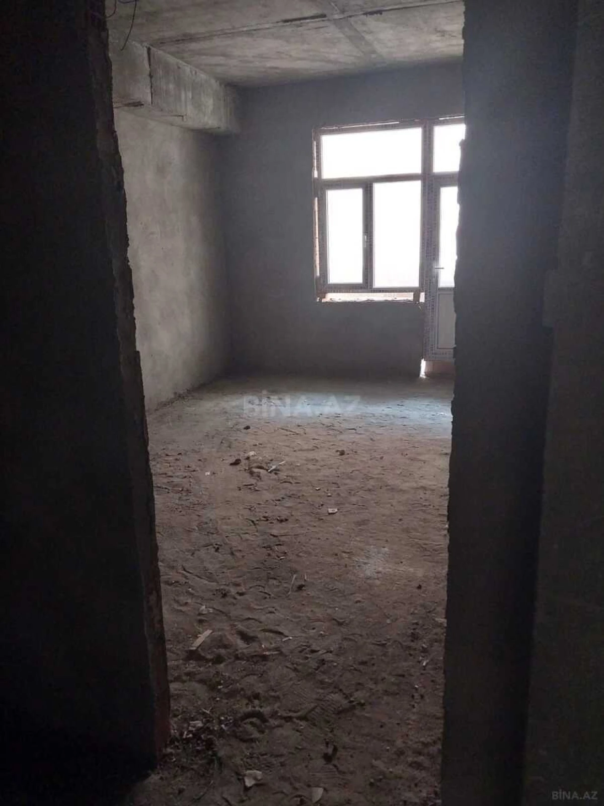 Satılır 3 otaqlı mənzil 137 m²