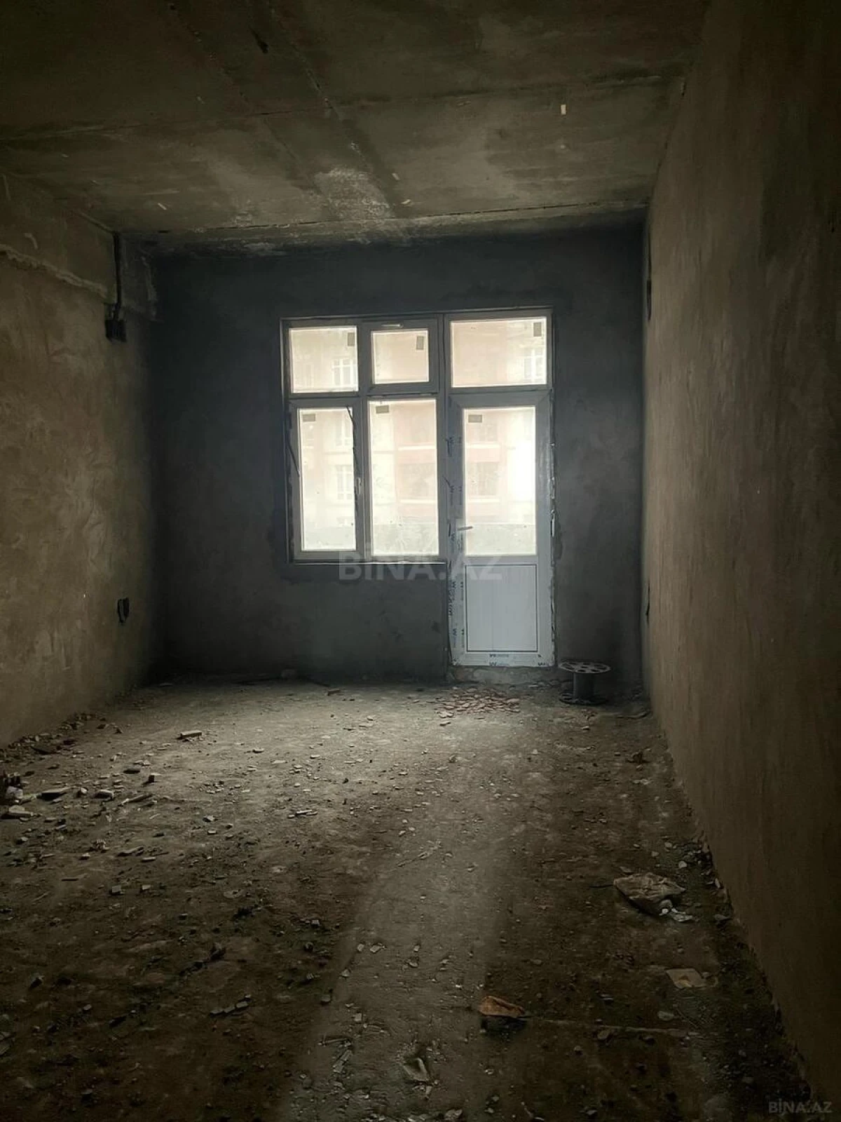 Satılır 3 otaqlı mənzil 137 m²