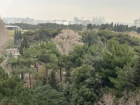 Satılır 3 otaqlı mənzil 137 m²