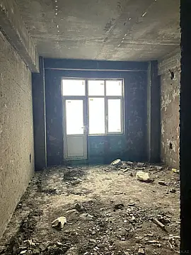 Satılır 3 otaqlı mənzil 137 m²