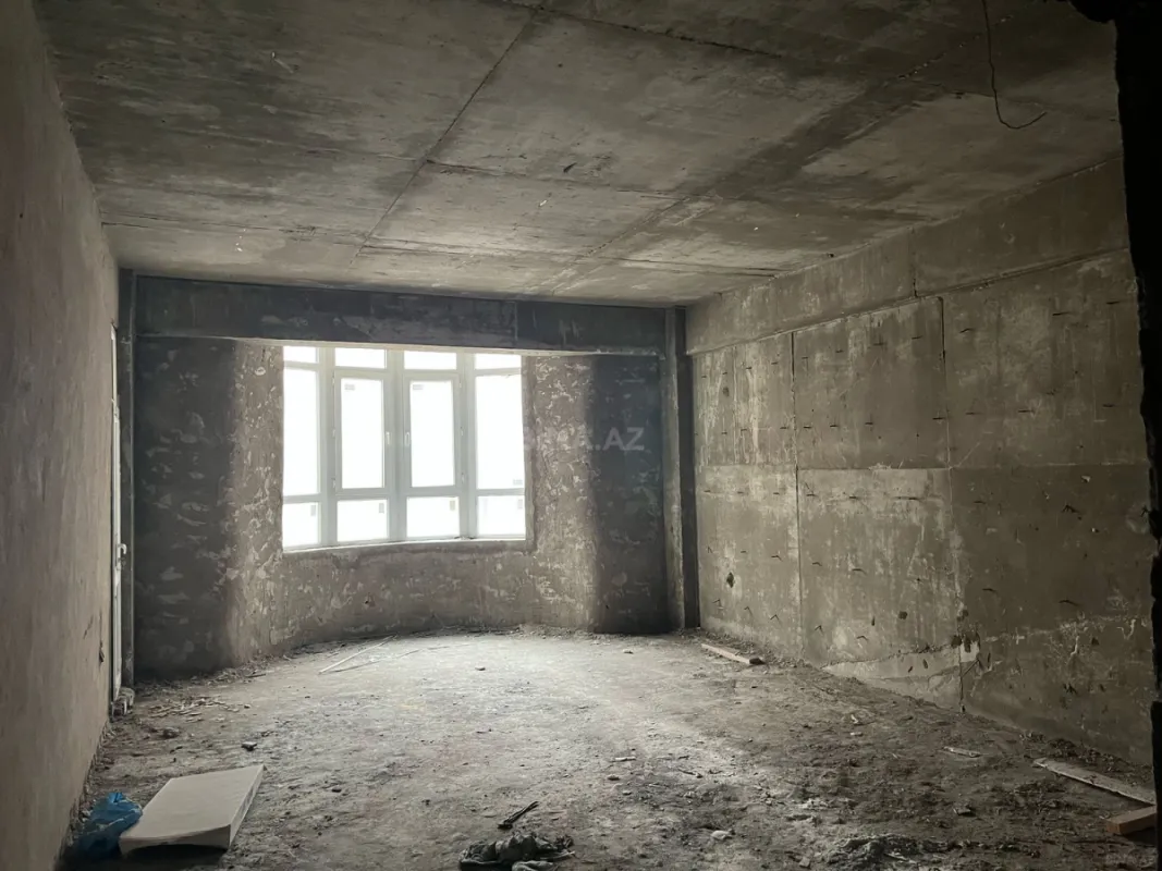 Satılır 3 otaqlı mənzil 137 m²