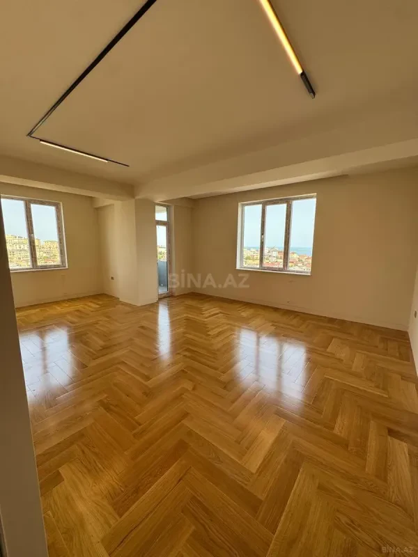 Satılır 3 otaqlı mənzil 147 m²