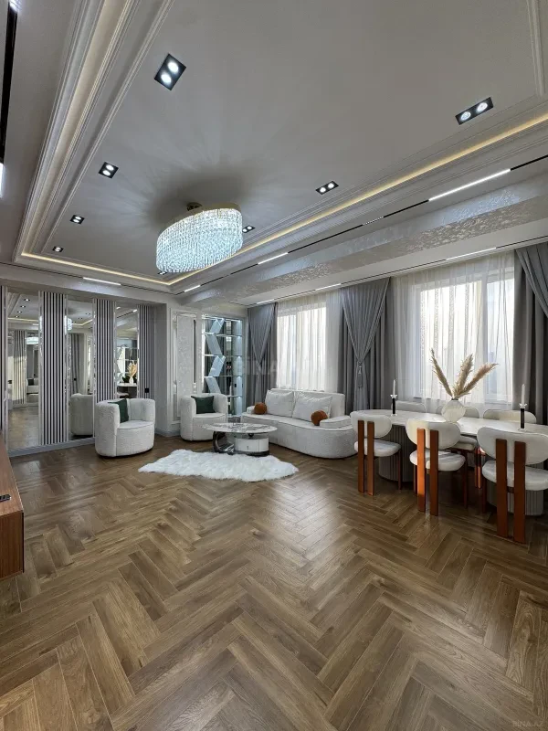 Satılır 4 otaqlı mənzil 186 m²