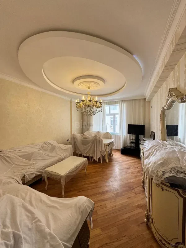 Satılır 3 otaqlı mənzil 107 m²