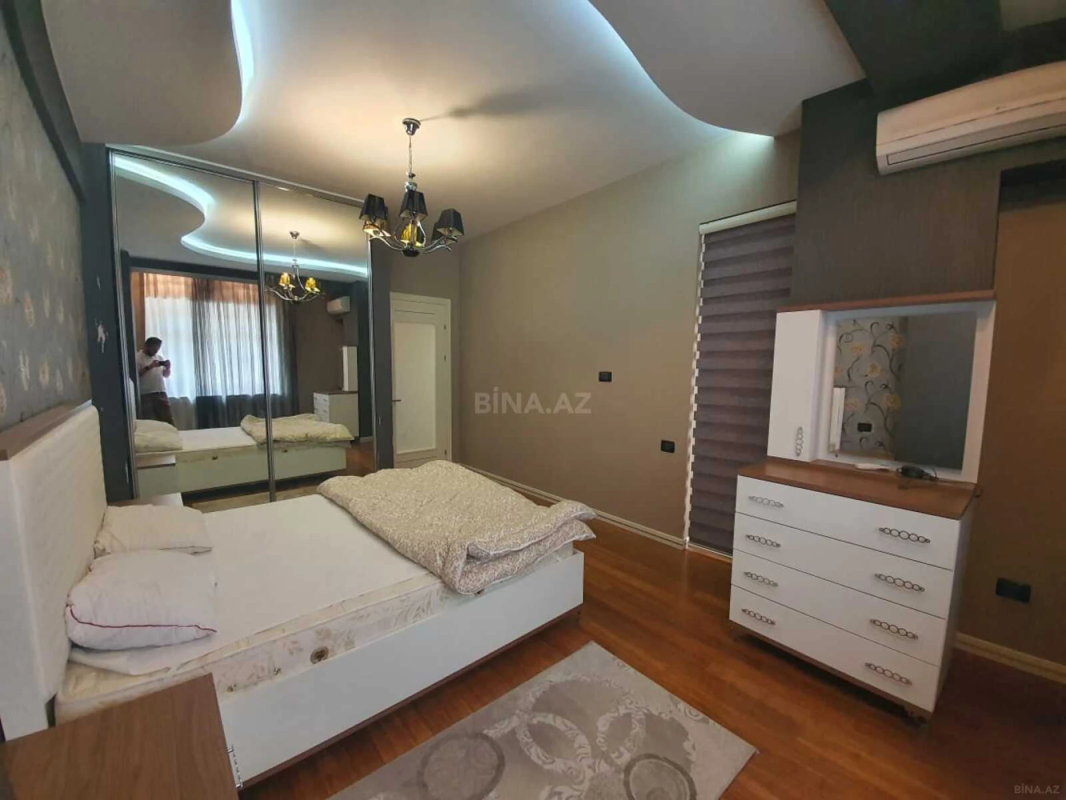 Kirayə verilir 3 otaqlı mənzil 150 m²