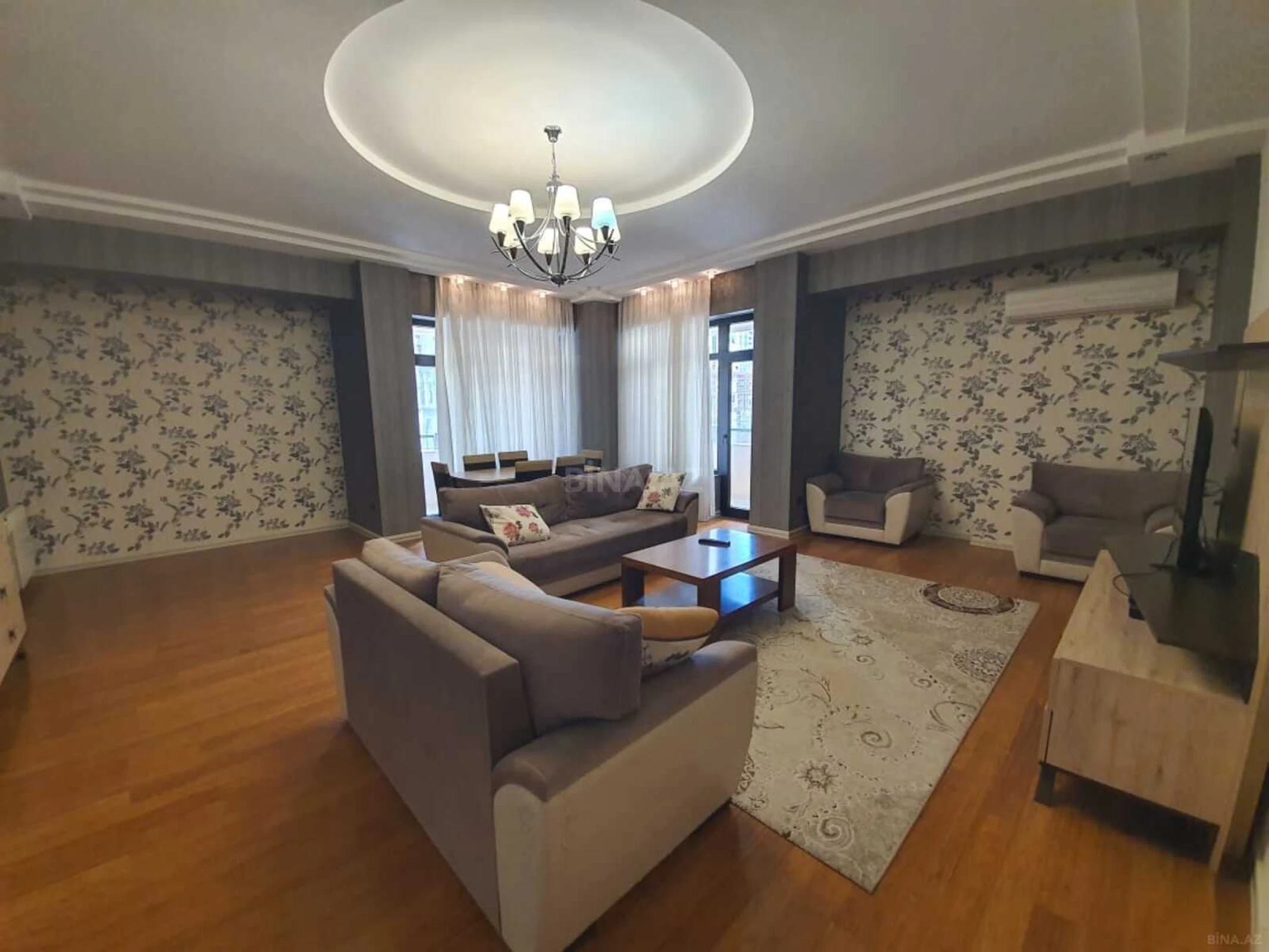 Kirayə verilir 3 otaqlı mənzil 150 m²