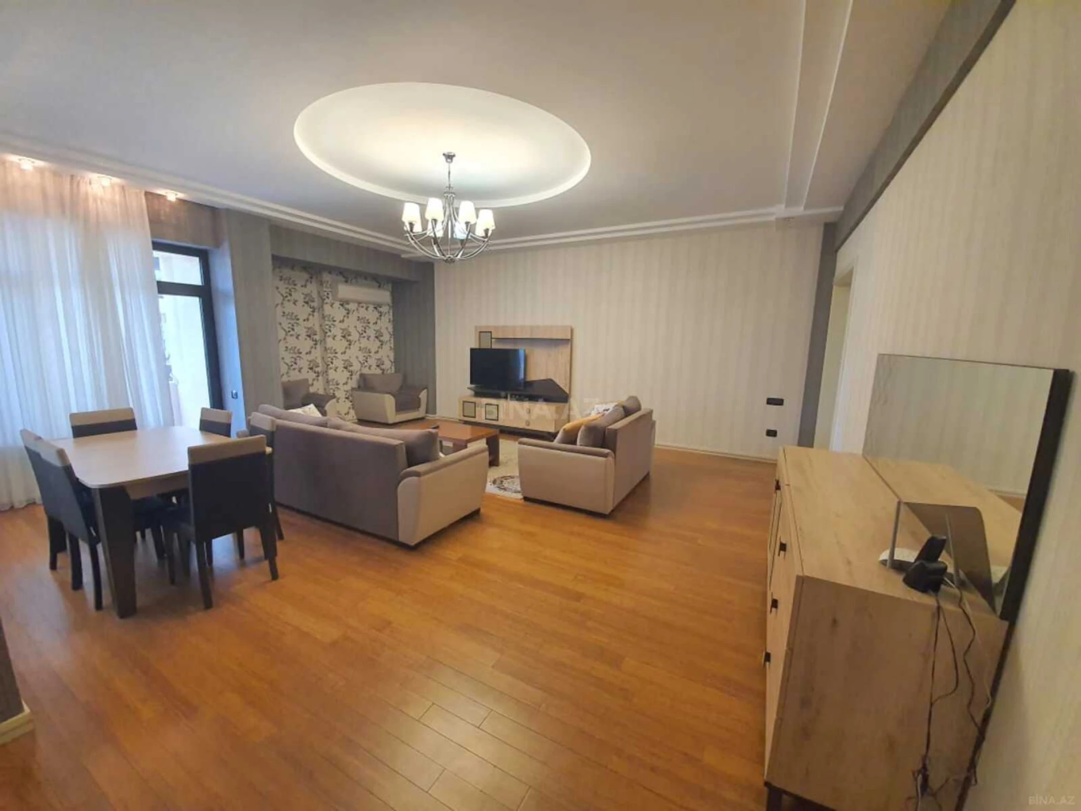 Kirayə verilir 3 otaqlı mənzil 150 m²
