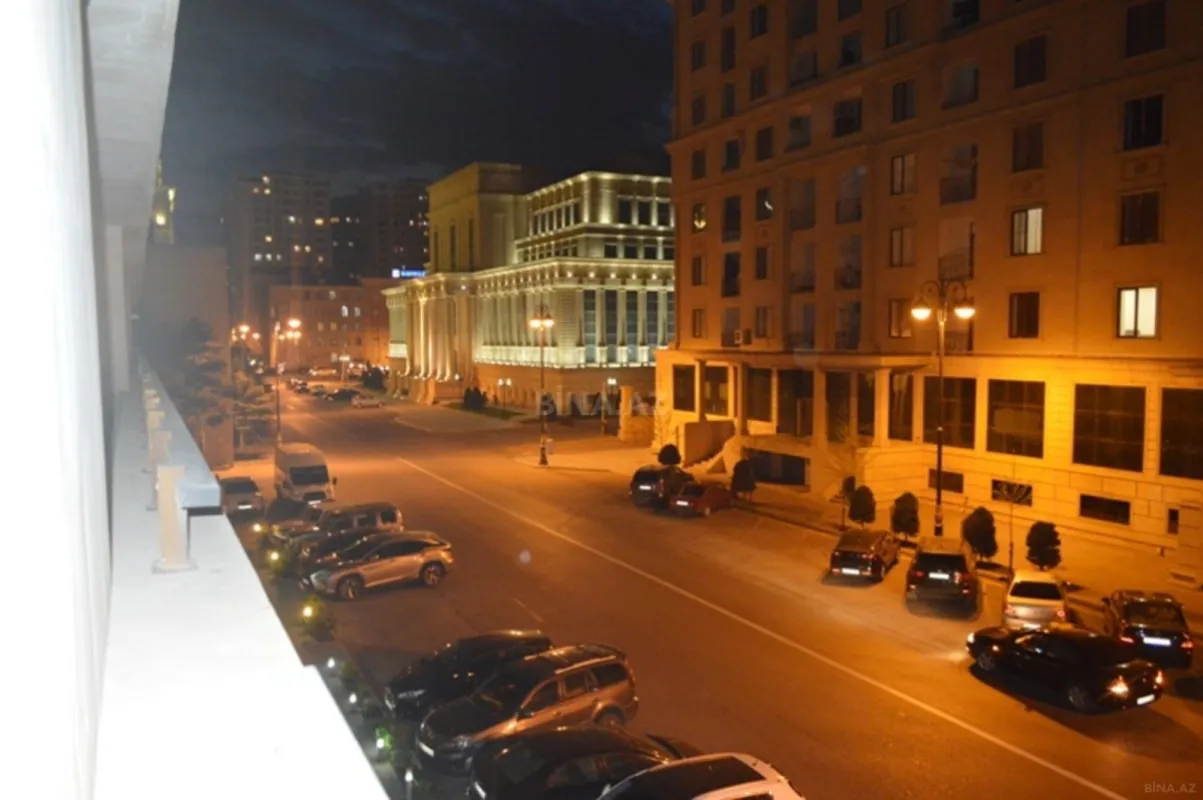 Kirayə verilir 3 otaqlı mənzil 150 m²