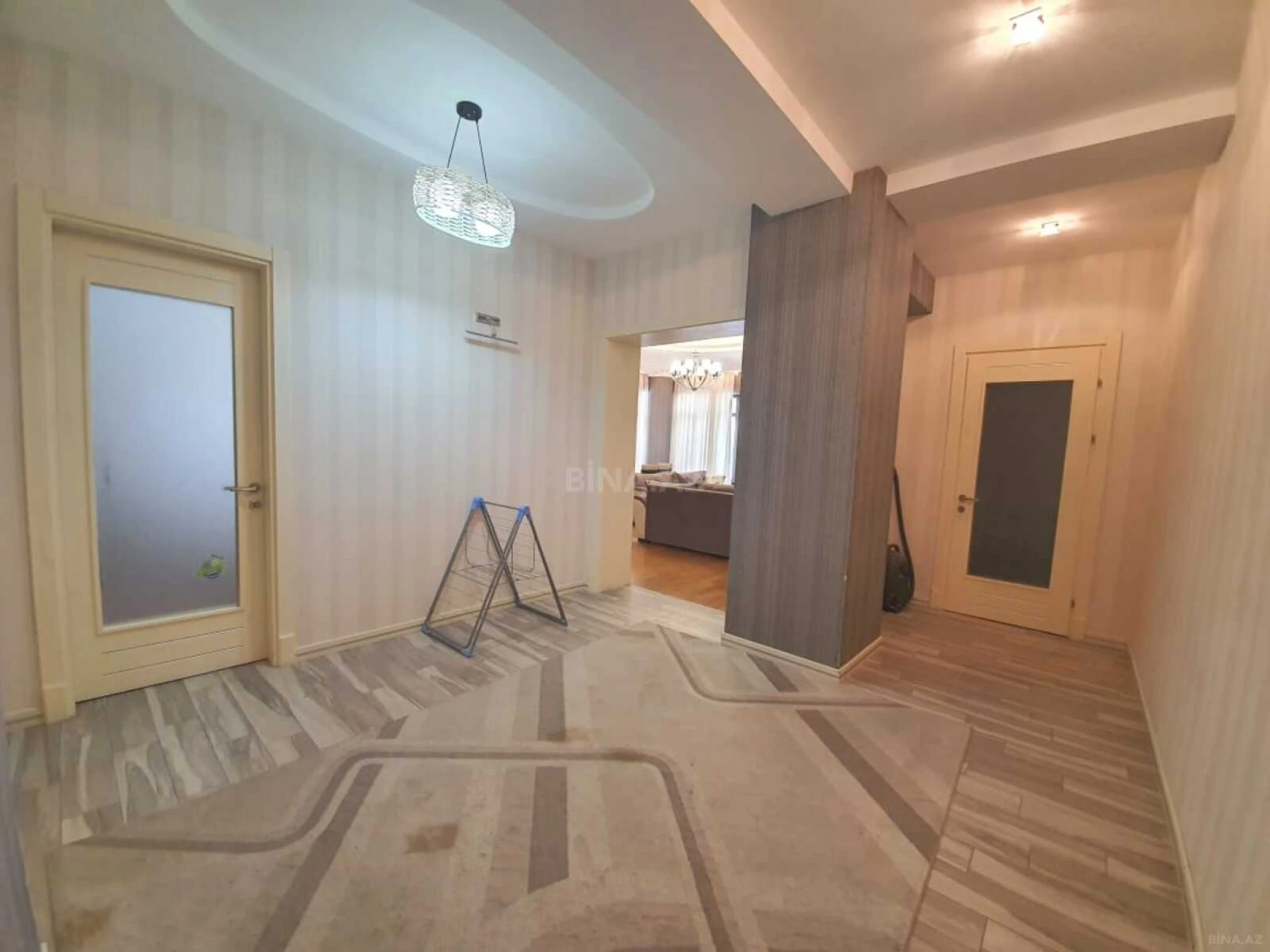 Kirayə verilir 3 otaqlı mənzil 150 m²