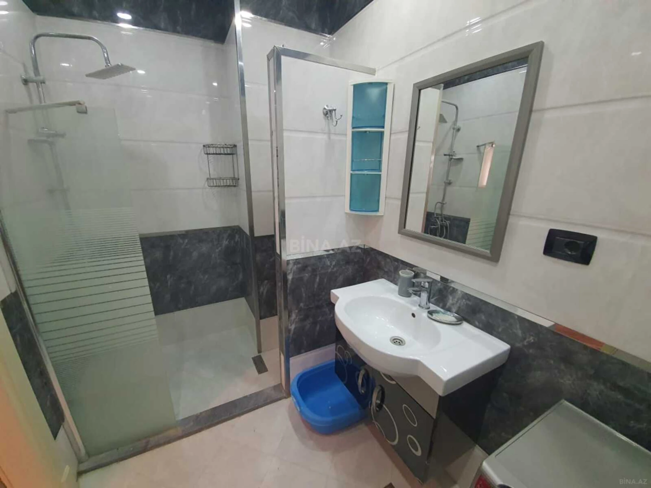 Kirayə verilir 3 otaqlı mənzil 150 m²