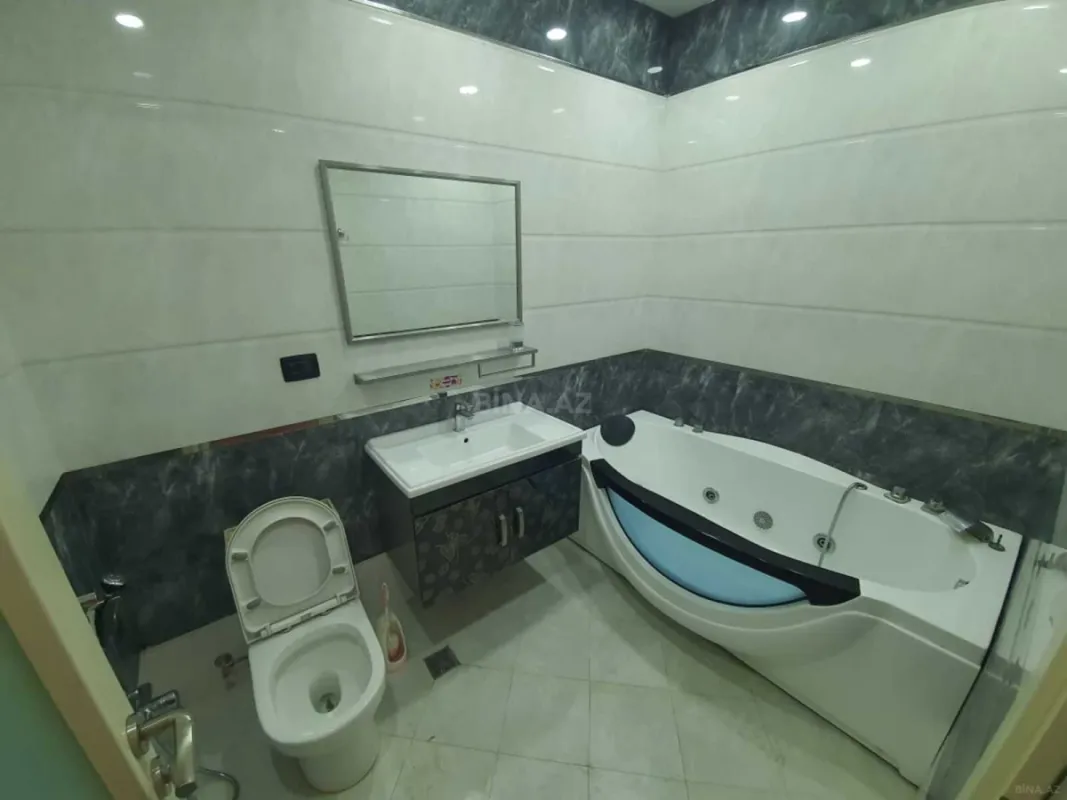 Kirayə verilir 3 otaqlı mənzil 150 m²