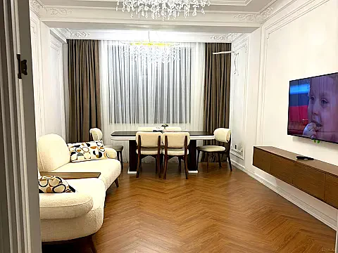 Satılır 3 otaqlı mənzil 118 m² — Bakı 3 otaq 118.00 m²