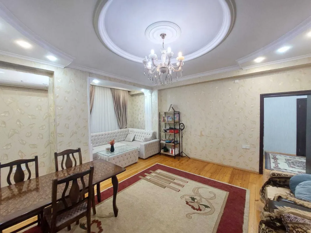 Satılır 2 otaqlı mənzil 90 m²