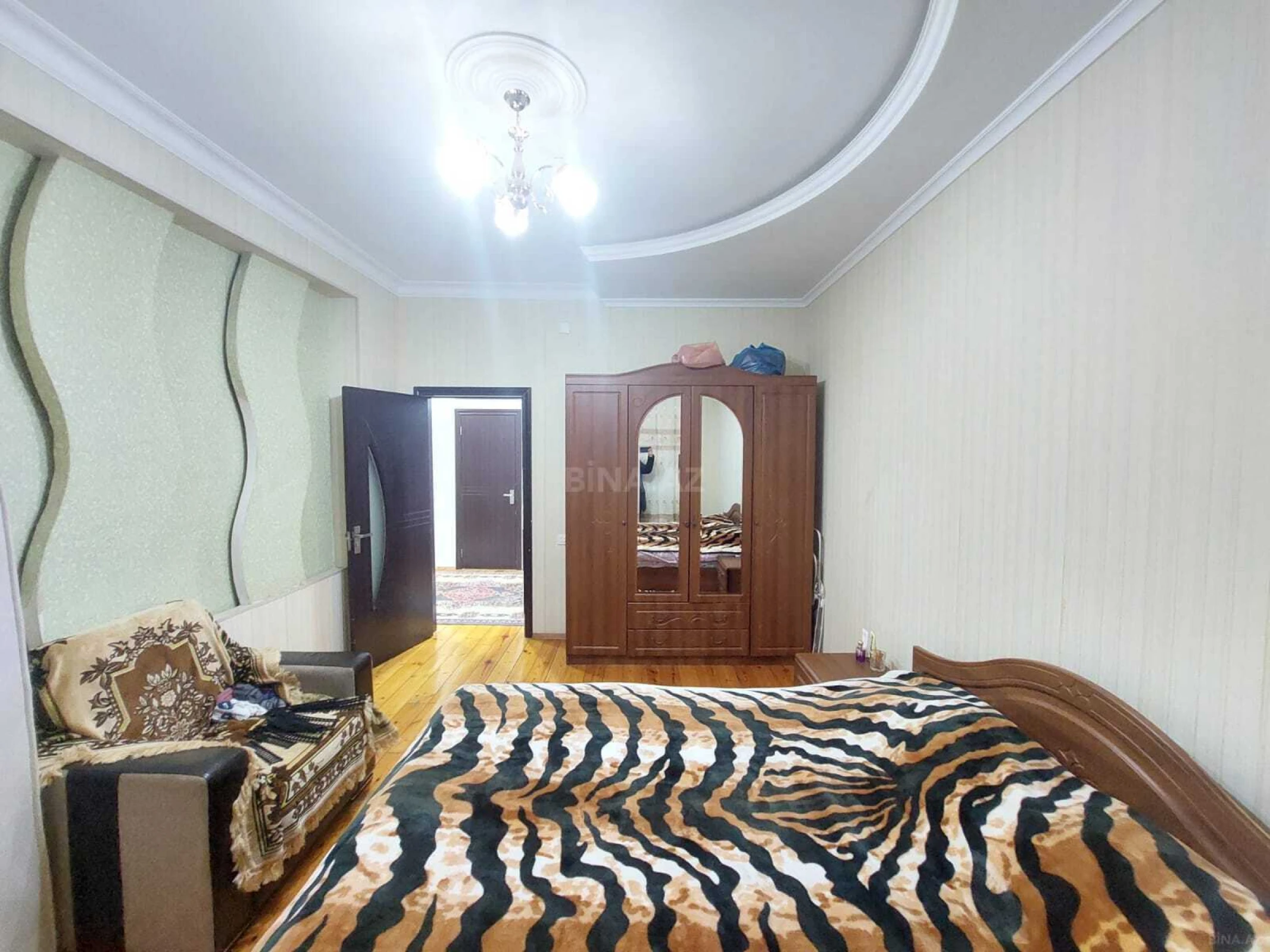 Satılır 2 otaqlı mənzil 90 m²