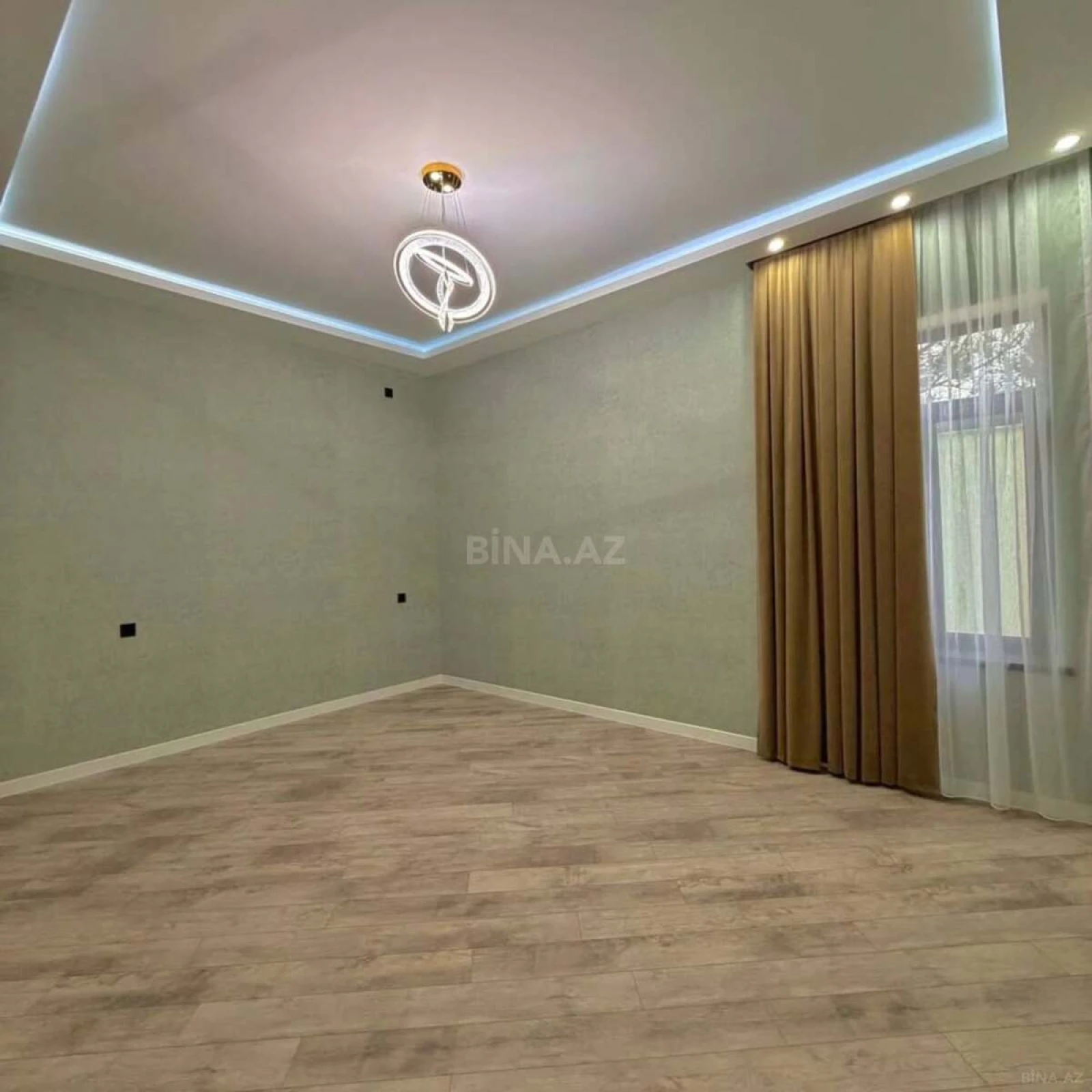 Satılır 4 otaqlı həyət evi 160 m²