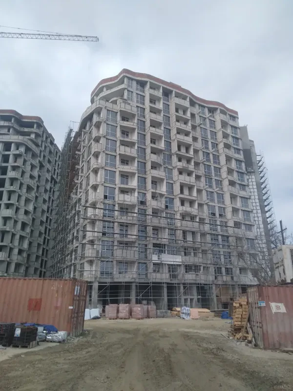 Satılır 1 otaqlı mənzil 50.4 m²