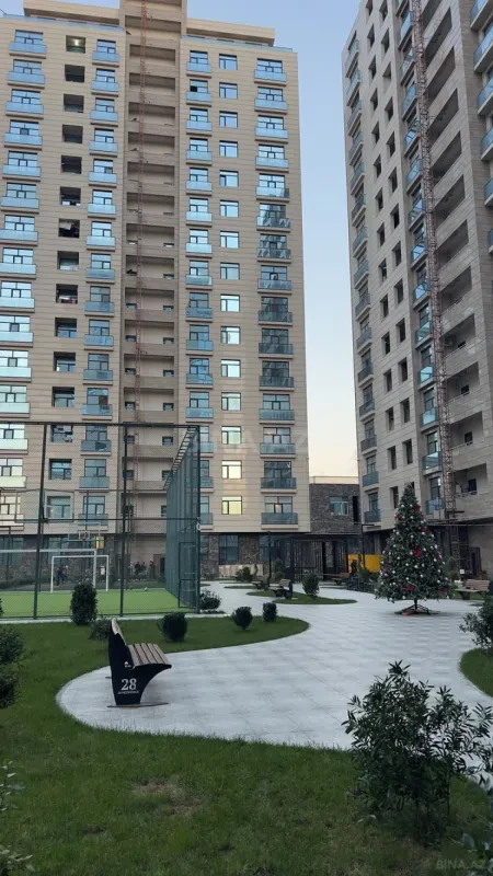 Satılır 4 otaqlı mənzil 148.3 m²