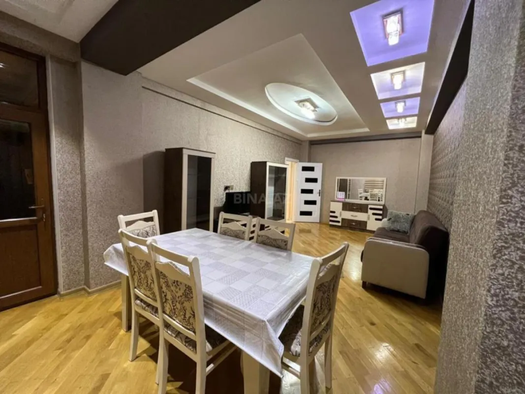Kirayə verilir 2 otaqlı mənzil 80 m²