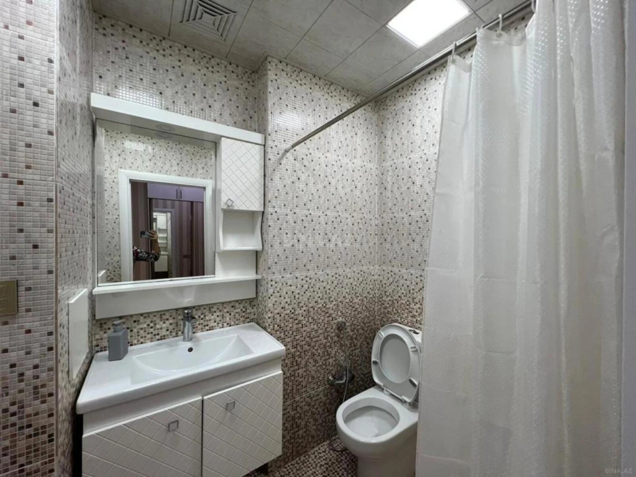 Kirayə verilir 2 otaqlı mənzil 80 m²