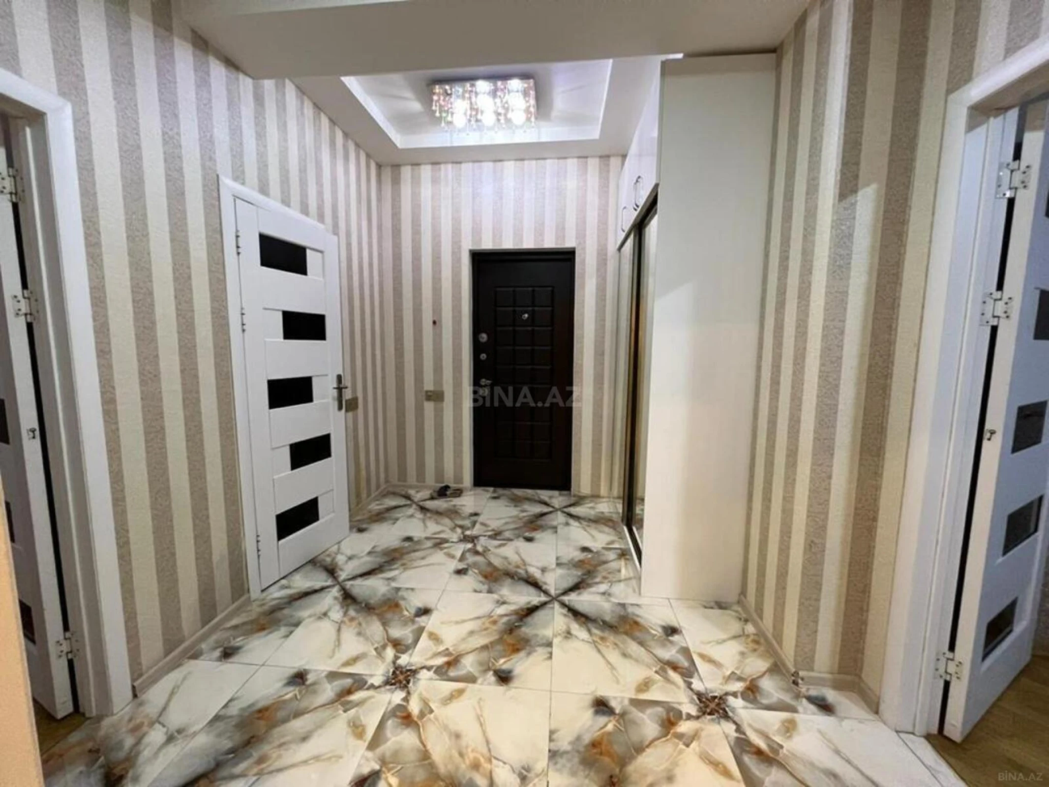 Kirayə verilir 2 otaqlı mənzil 80 m²