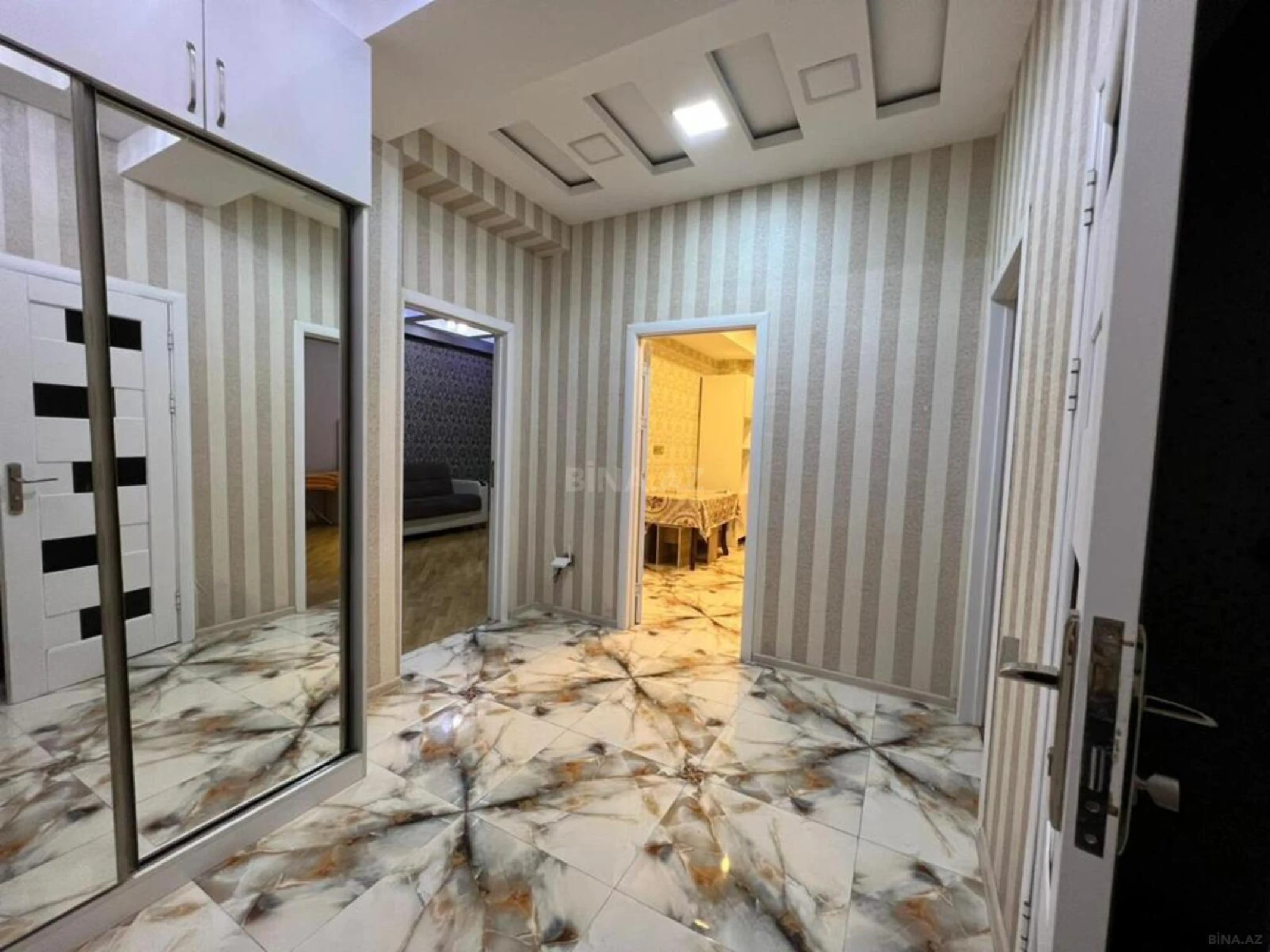 Kirayə verilir 2 otaqlı mənzil 80 m²