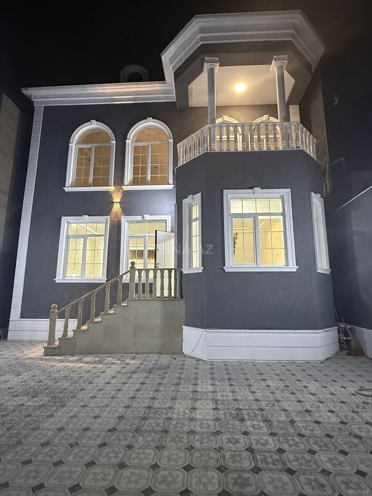 Satılır 6 otaqlı həyət evi 250 m²