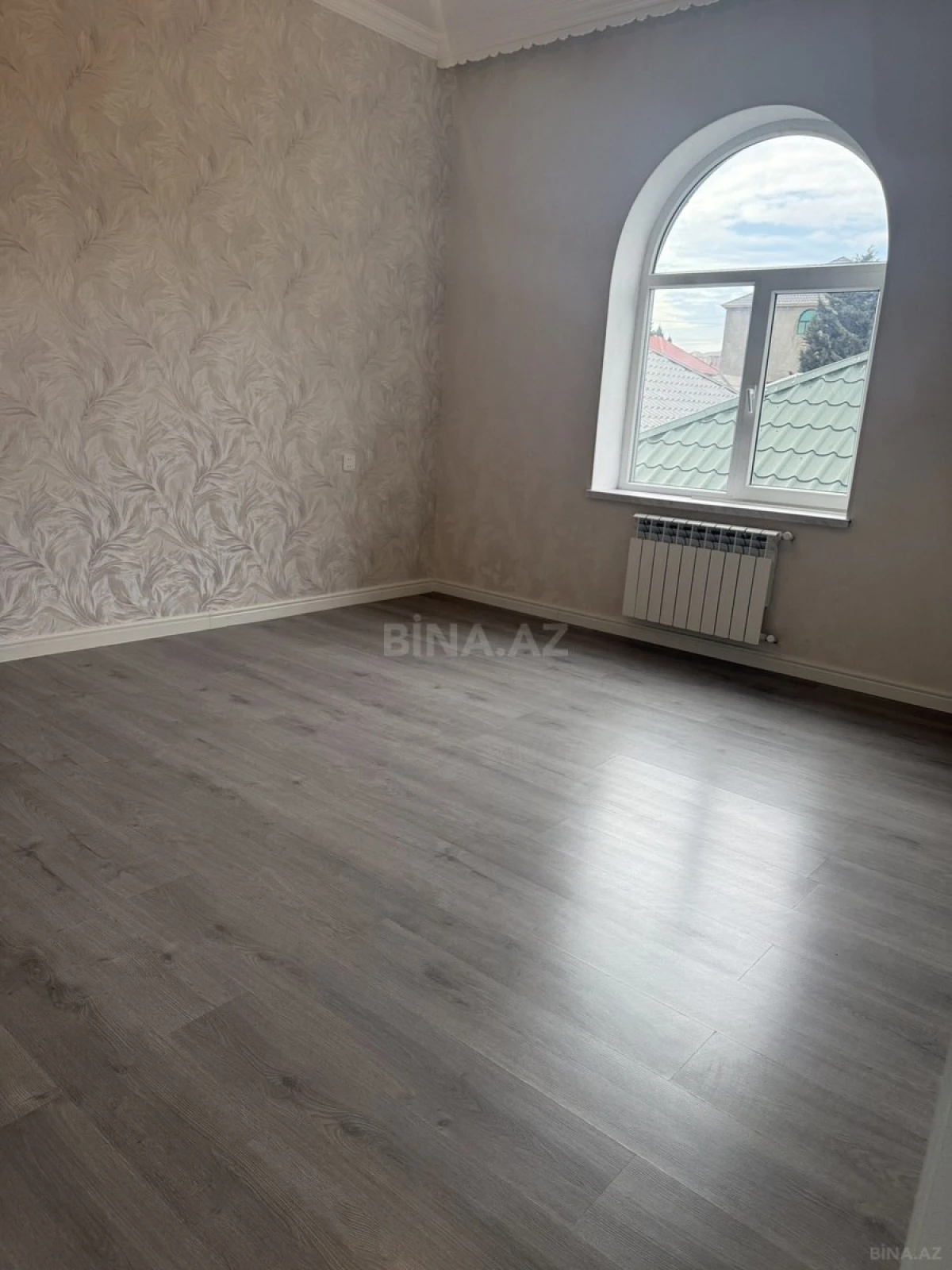 Satılır 6 otaqlı həyət evi 250 m²
