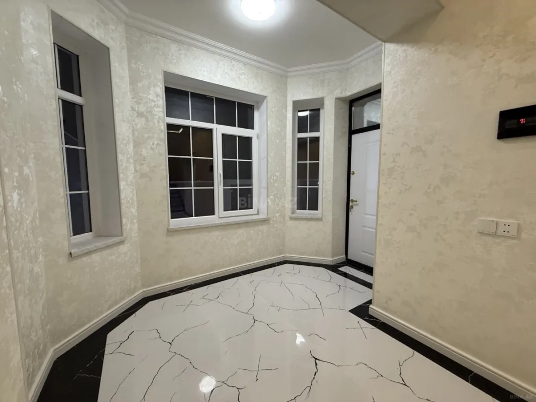 Satılır 6 otaqlı həyət evi 250 m²