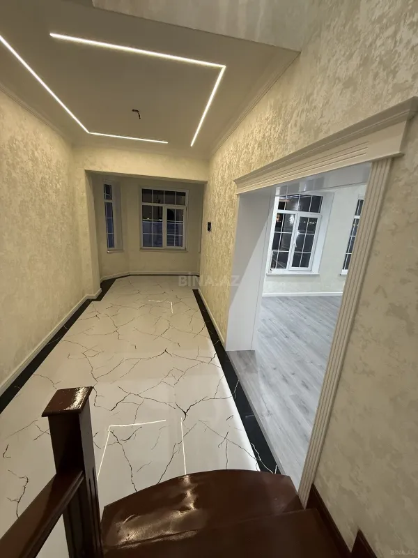 Satılır 6 otaqlı həyət evi 250 m²