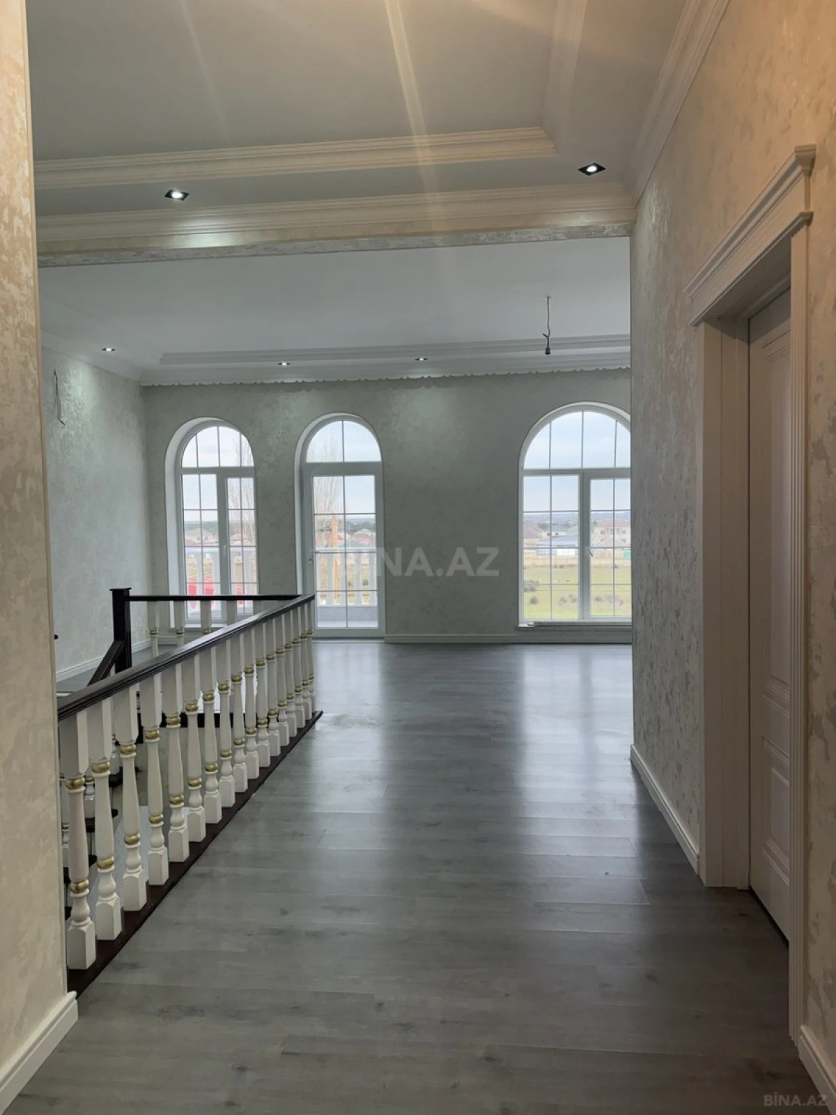 Satılır 6 otaqlı həyət evi 250 m²