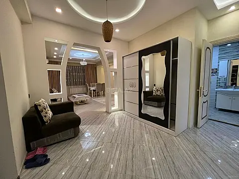 Kirayə verilir 2 otaqlı mənzil 80 m²