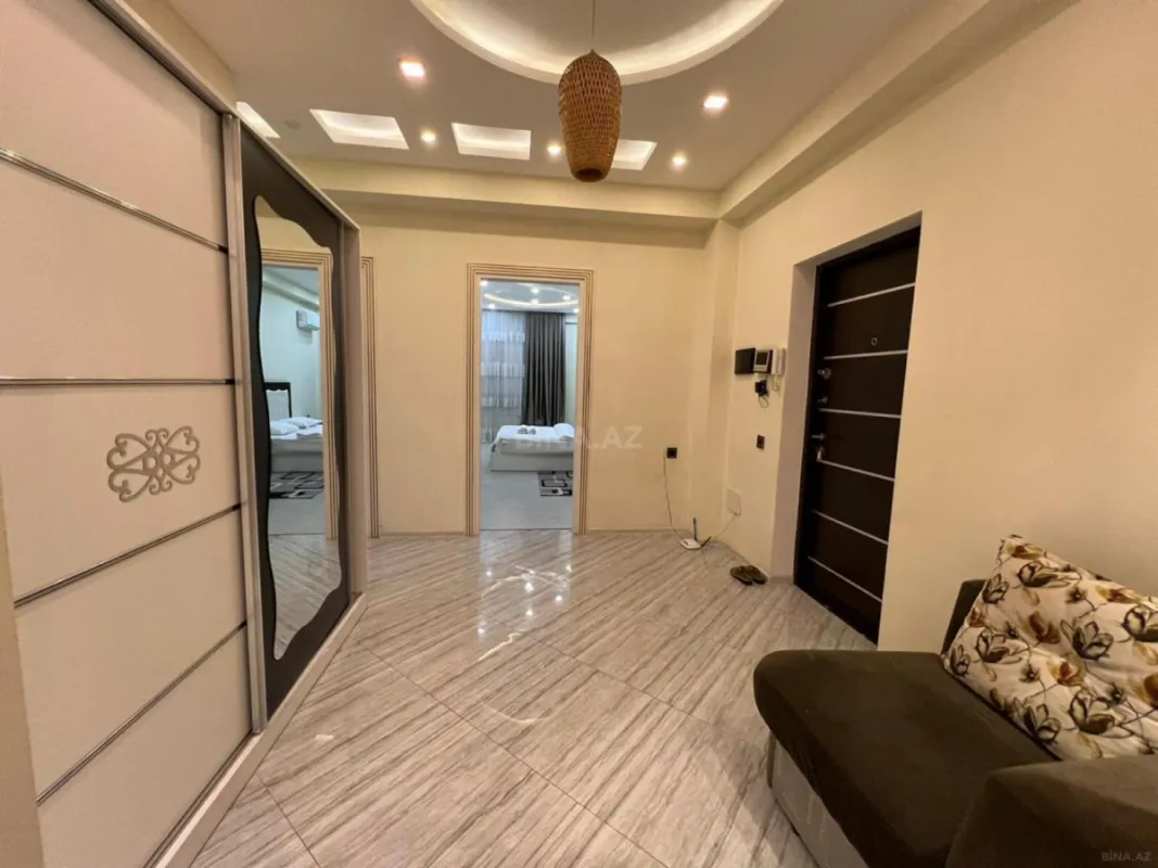 Kirayə verilir 2 otaqlı mənzil 80 m²