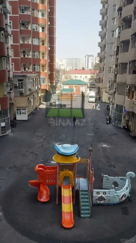 Kirayə verilir 2 otaqlı mənzil 80 m²